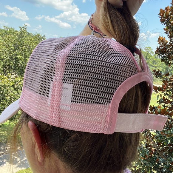 NWOT-GLITTER PONYTAIL TRUCKER HAT LIGHT PINK - Picture 10 of 14